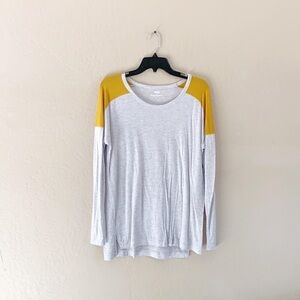 🌿Final Sale 
Old‎ Navy Cozy Boyfriend Tee